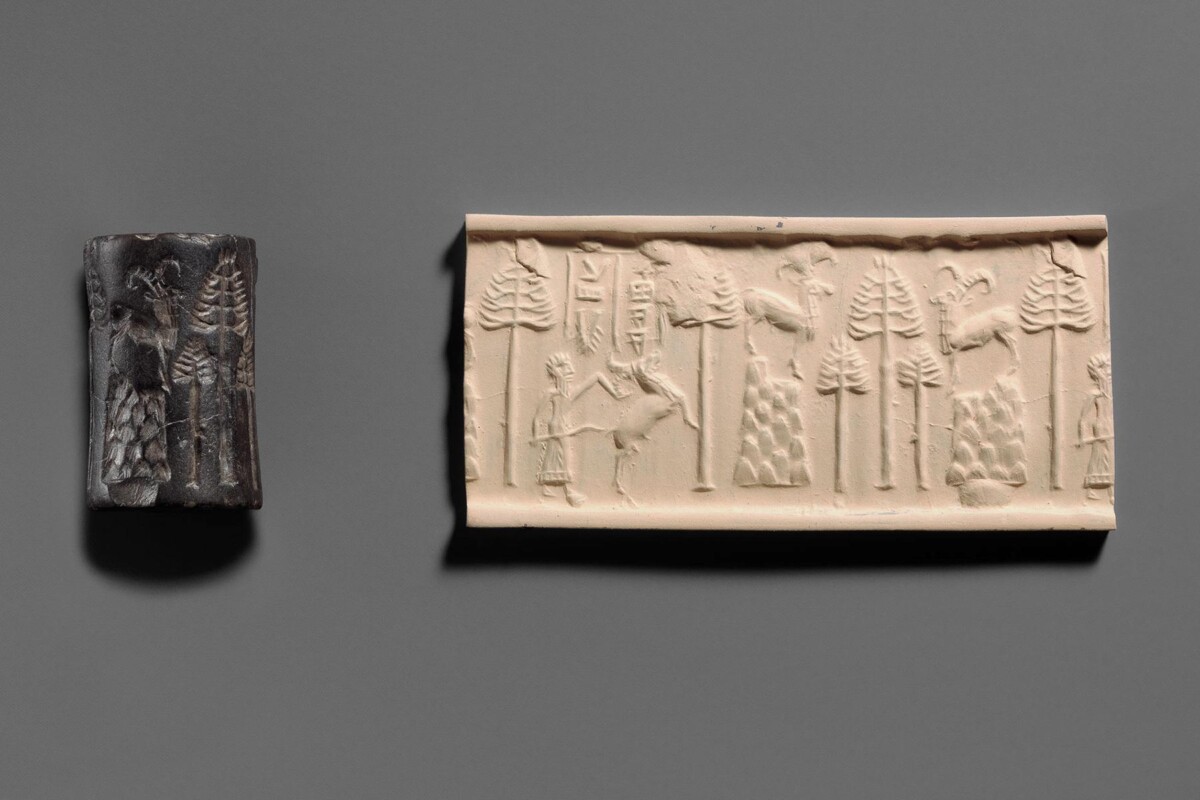 01_NYTinySights__AncientArtifact_met_museum_seal_2