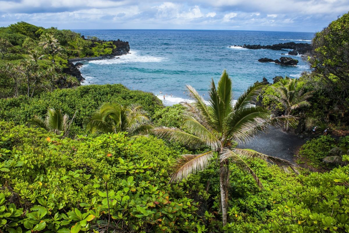 Maui is the second largest Hawaiian island. The island is famous  for its perfect beaches, whales, amazing cuisine and the magical sunrise and sunset.