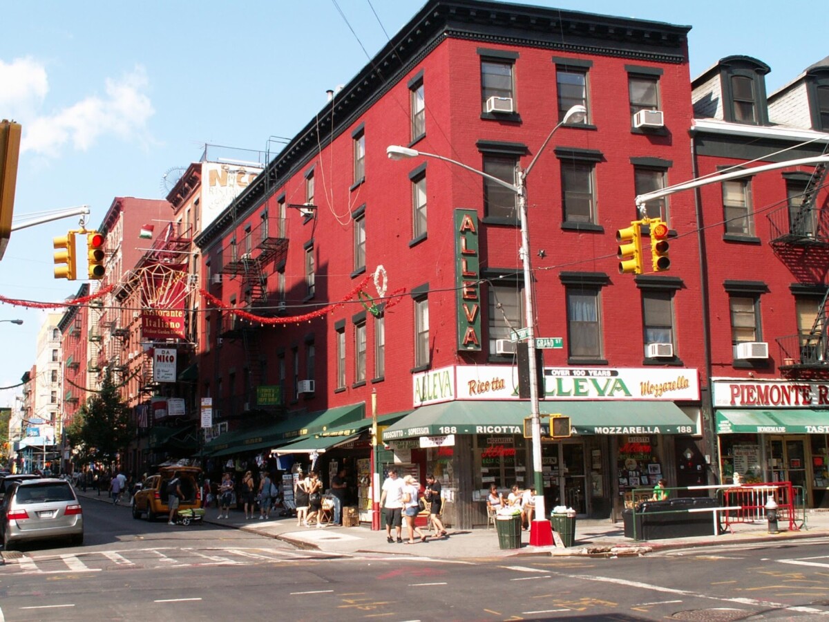 Little italy садовая ул 5 фото Walking Around New York City: Attractions, Interesting Places and the Atmosphere