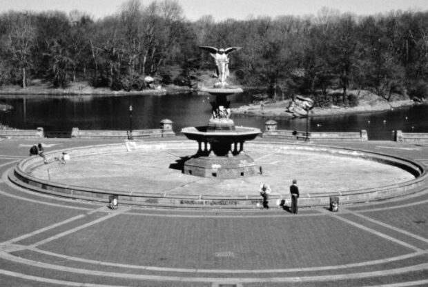 Bethesda fountain, 80s in New York